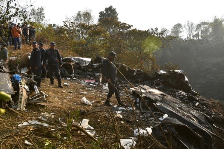 Queda de avião mata pelo menos 68 no Nepal em acidente aéreo com mais mortos no país em 30 anos