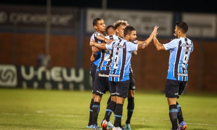 Grêmio vence Esportivo e mantém o 100% no Gauchão