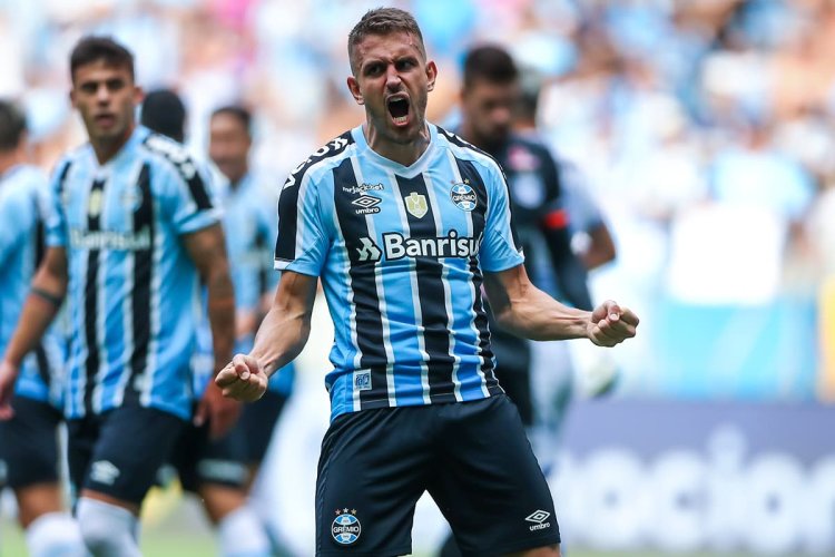 Com lesão muscular, Bruno Uvini vira desfalque no Grêmio