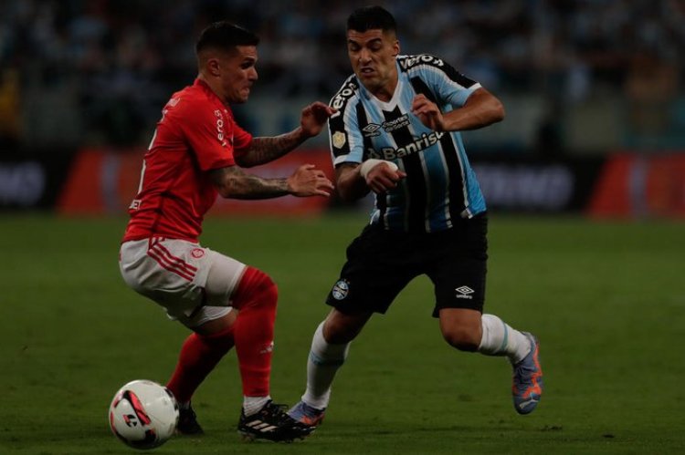 Suárez comemora vitória do Grêmio no Gre-Nal: "Clássico se vence, não importa como"