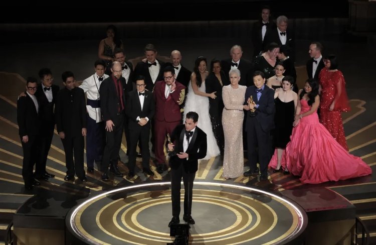 Oscar 2023: 'Tudo em todo lugar ao mesmo tempo' é grande ganhador com sete estatuetas