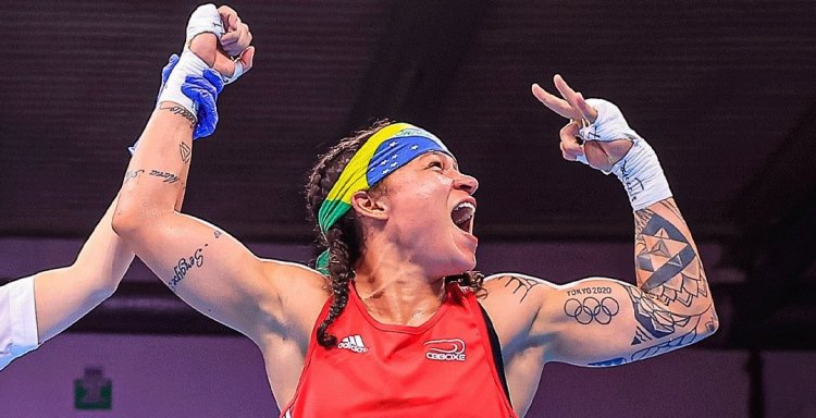 Bicampeã! Bia Ferreira vence colombiana e leva título do Mundial de Boxe