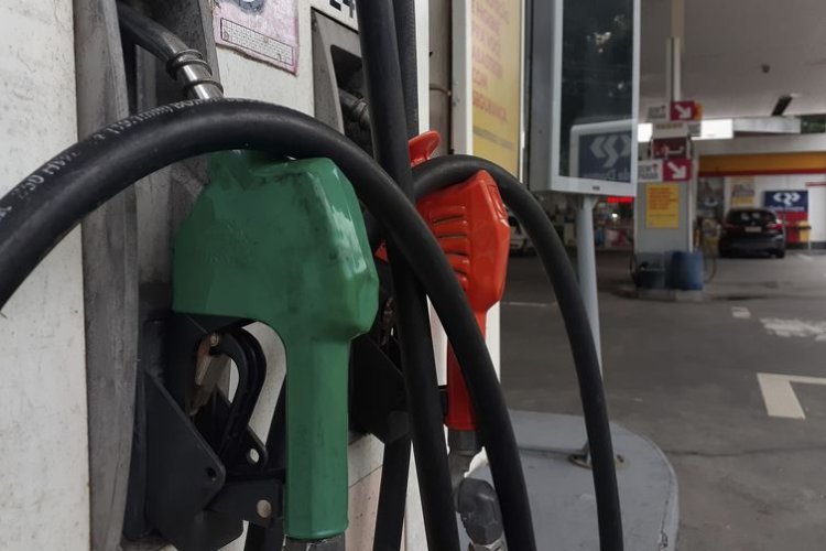 Preços médios da gasolina e do etanol voltam a subir nos postos após 4 semanas de queda, diz ANP