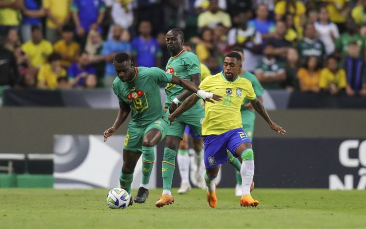 À espera de Ancelotti, Brasil de Ramon leva virada e perde para Senegal