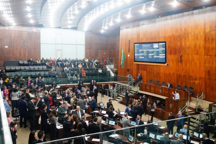 ALRS conclui votações do semestre com aprovação da LDO para 2024 e outras 12 matérias