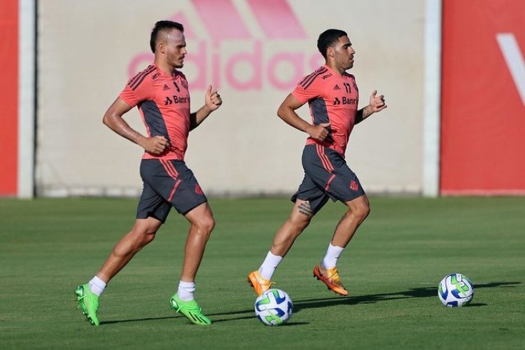 Renê volta a treinar no campo e é preparado para a estreia do Inter na Libertadores