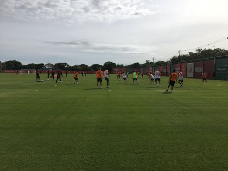 Treino do Inter: Johnny volta e aumenta opções de Mano para estreia na Libertadores