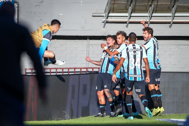 Grêmio empata com Caxias no jogo de ida da final do Gauchão