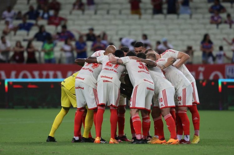 Mano Menezes valoriza entrega dos jogadores em empate com o Fortaleza: "Fizemos uma boa estreia"