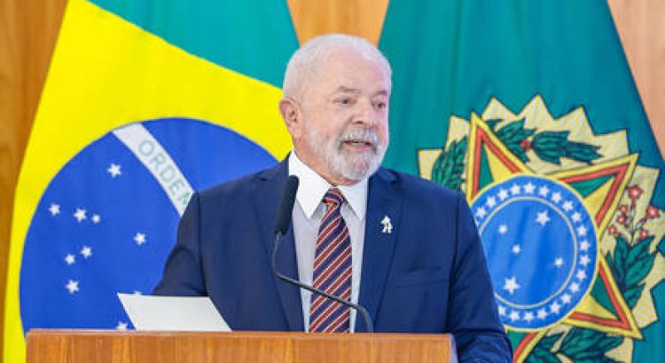 Lula volta a atacar juros: 'Ninguém toma dinheiro emprestado a 13,75%'