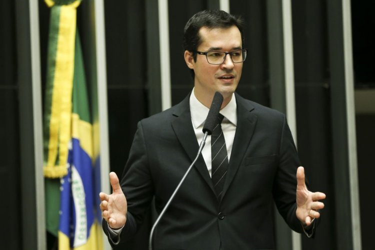 Mesa Diretora da Câmara confirma decisão do TSE que cassou Deltan Dallagnol