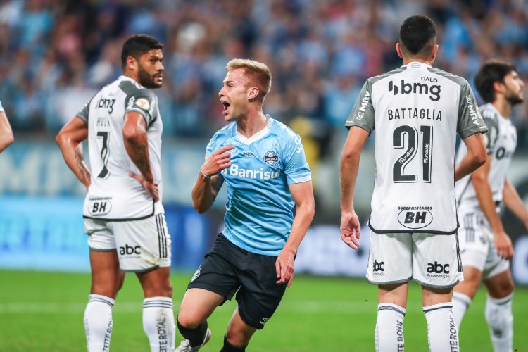 Grêmio vence Atlético-MG e recupera vice-liderança do Brasileirão